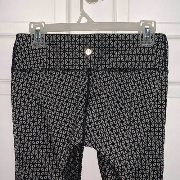 Lululemon Black Grey Leggings Sz 6 - Picture 4 of 6